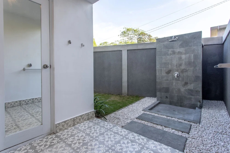 White Studio Villa