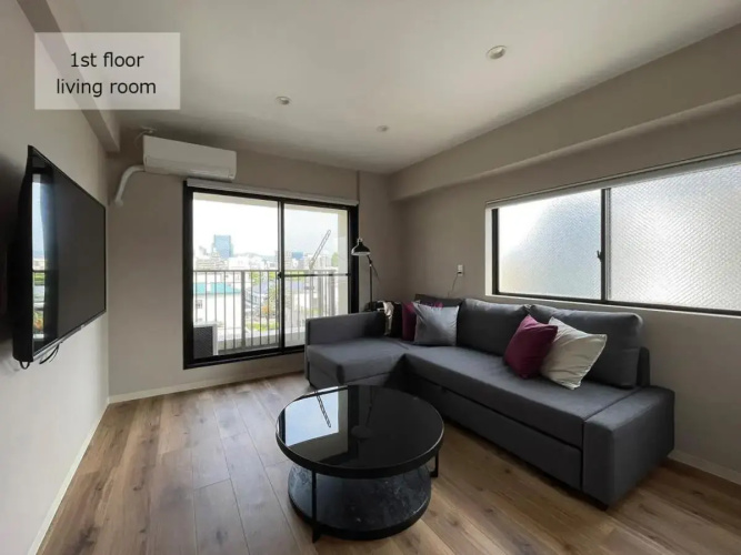 Spacious 2 level apartment 4BR for 16 PPL with jacuzzi
