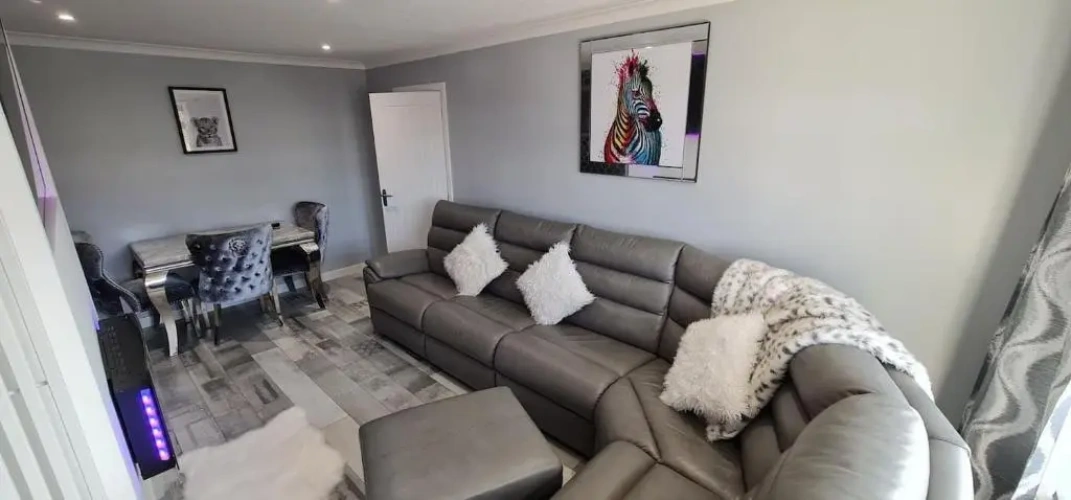 3 Bedrooms Cottage