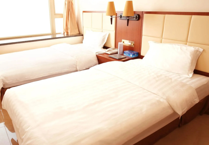 Grand Harbour Hotel
