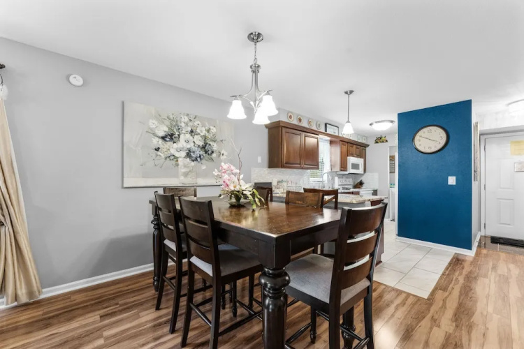 Dream Weaver 2 Bedroom Condo by RedAwning