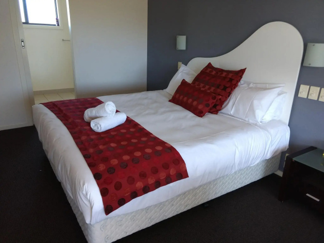 Diamond Island Resort & Penguin viewing