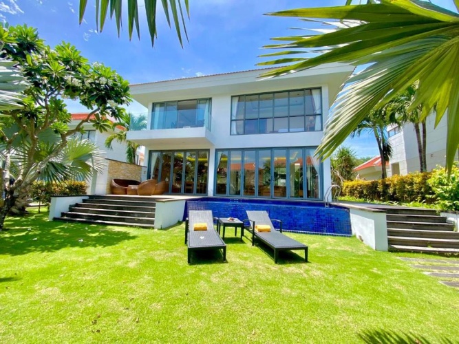 3 Bedrooms Villa