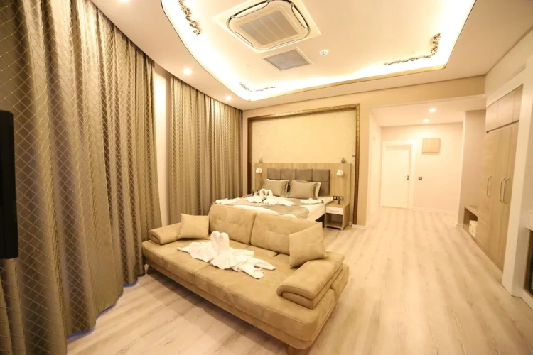 Deluxe Suite