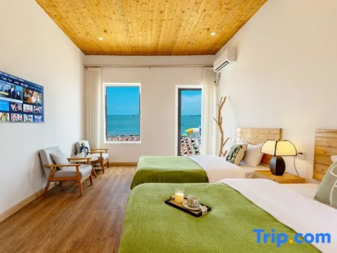 Standard Twin room with sea view