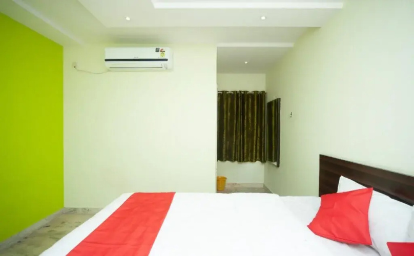 Sri Kumaran Residency By OYO Rooms