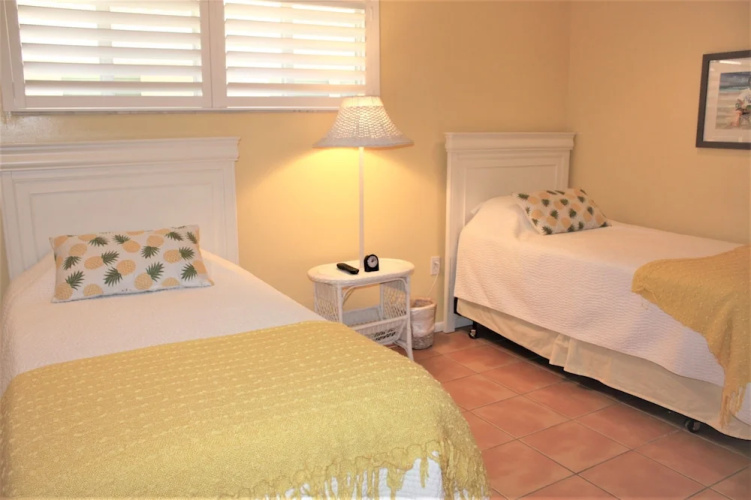 Aloha Kai - Unit 20- Beautifully Updated! 2 Bedrooms 2 Bathrooms Apts