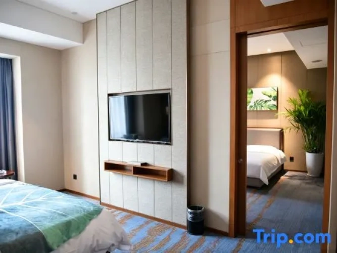 Deluxe Quadruple Family Suite