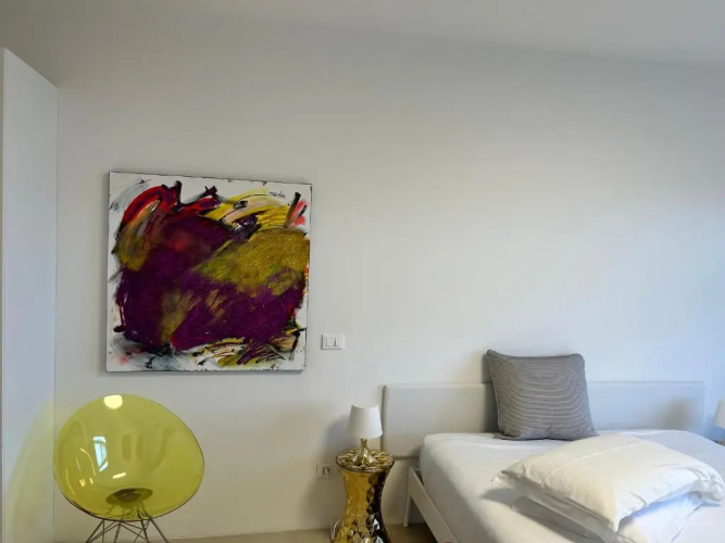 Artelago-Rose studio lake view