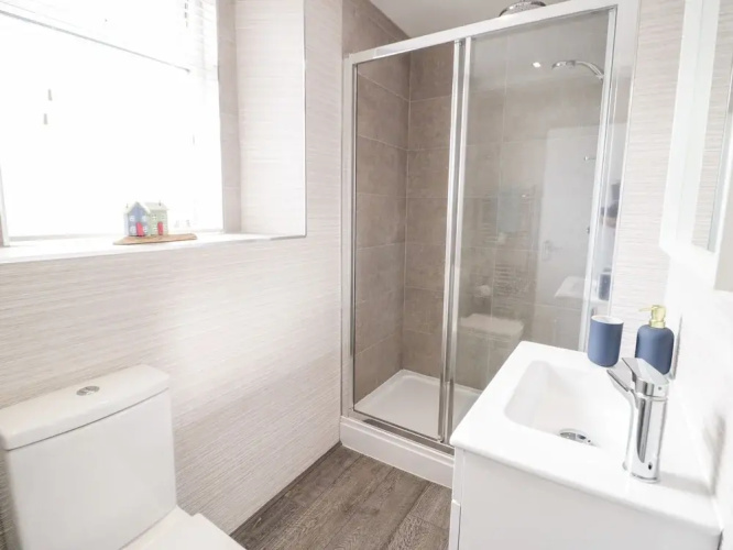 Apartment 6