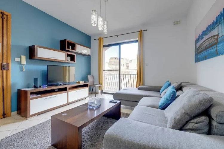 2 Bedrooms Apartment