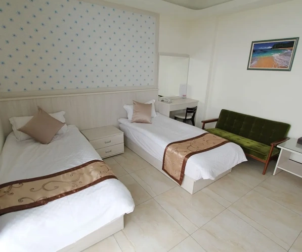 Standard Twin room with balcony