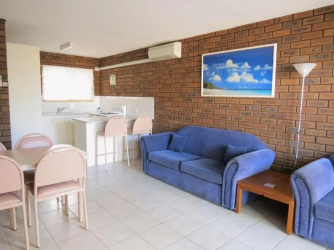 2 Bedrooms Apartment