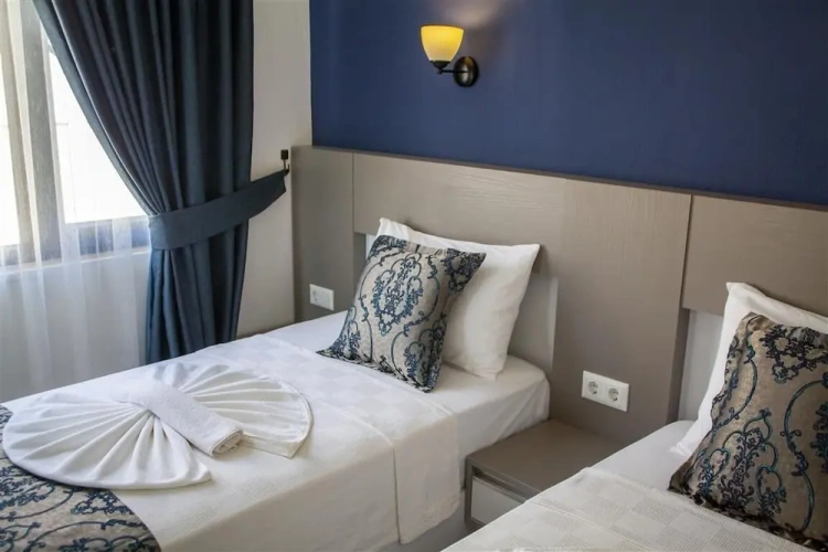 Standard Twin room with balcony