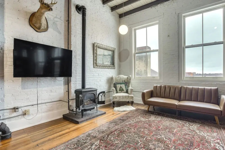 < 1 Mi to Wittenberg: Eclectic Loft w/ Parking!