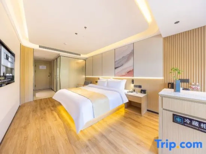 Standard Double room with lake view