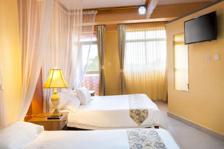Eton Hotel