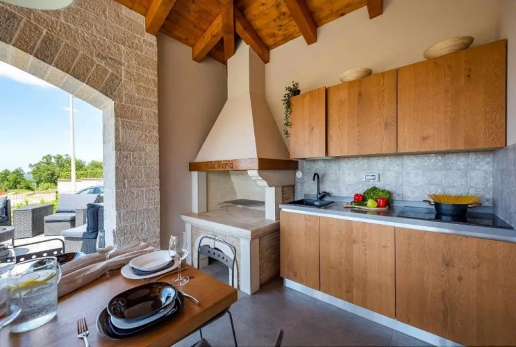 4 Bedrooms Villa