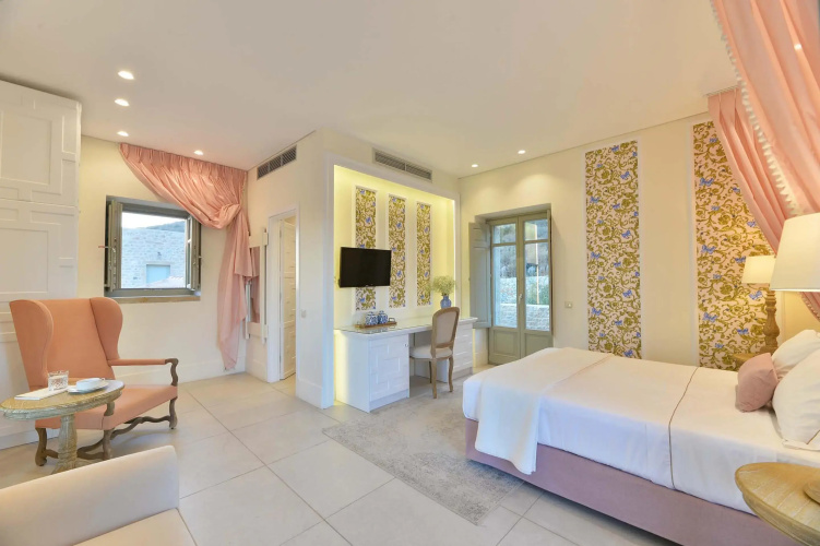Akrolithi Boutique Hotel