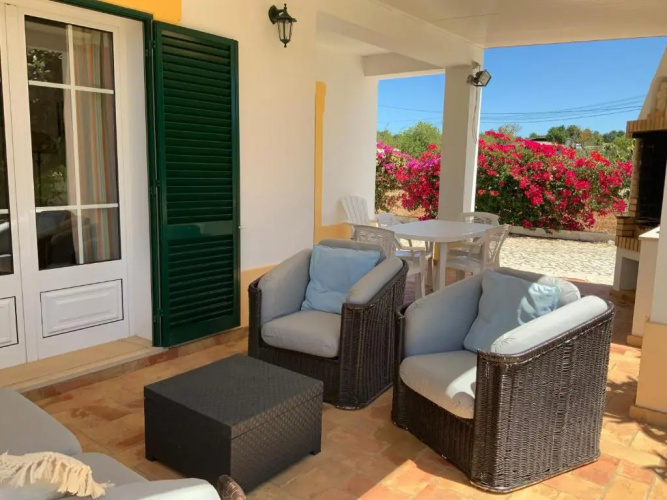 Guest House Alfarrobeiras