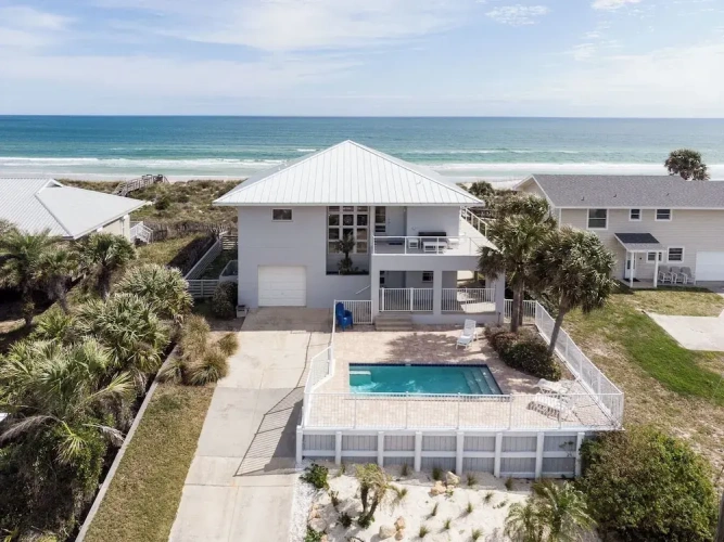 4 Bedrooms Cottage with balcony