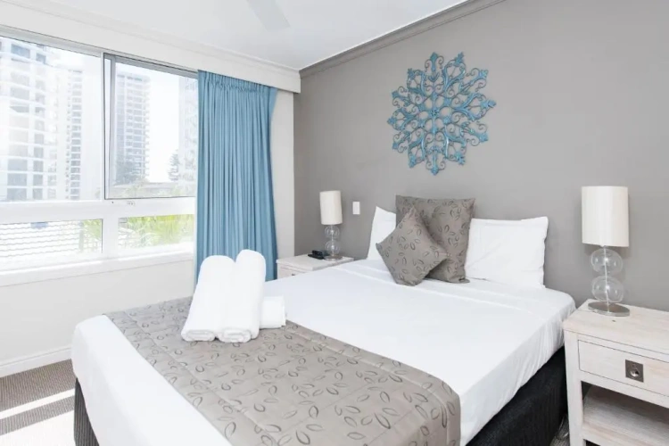 2 Bedrooms Apartment with garden view