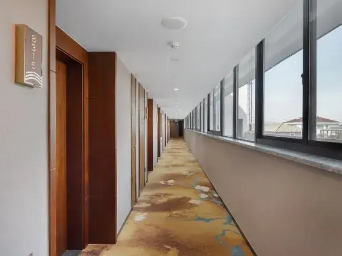 Binhai Station Hotel