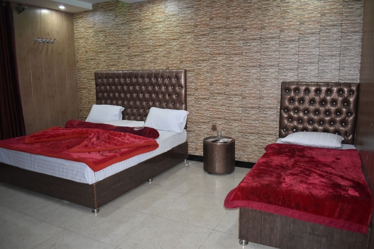 Standard Triple room