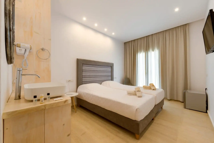 Superior Twin room with sea view