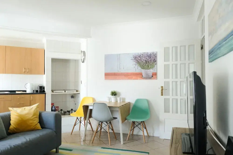 06 Olive Grove Apartment