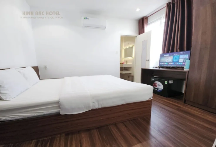 Deluxe Double room with city view