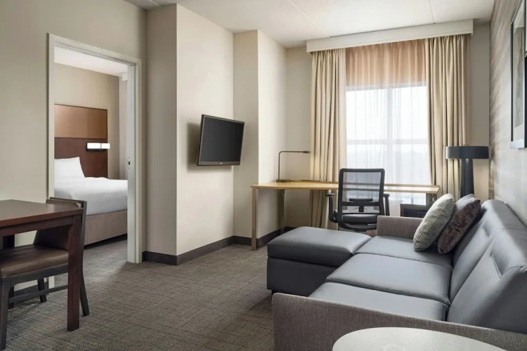 1 Bedroom Suite with city view