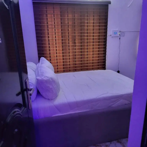 Julaz Apartment & Lounge