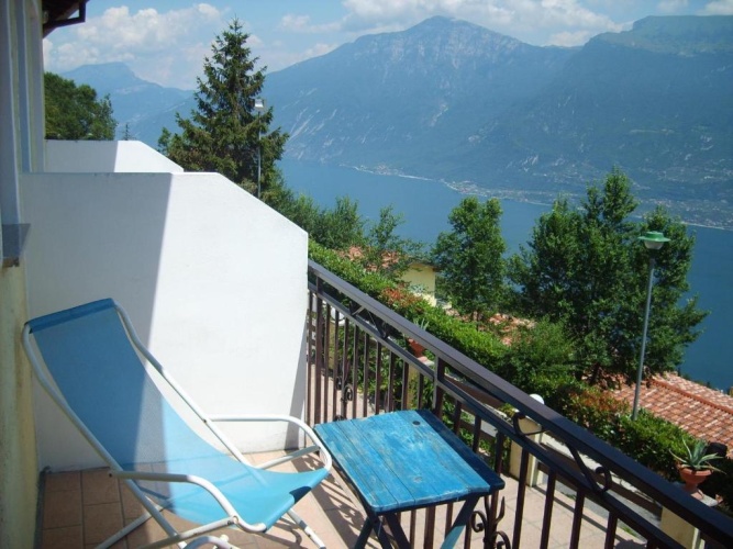 Standard Double room with lake view