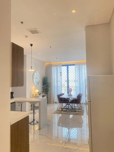 Spacious new 2 bedroom Apt-in amazing location