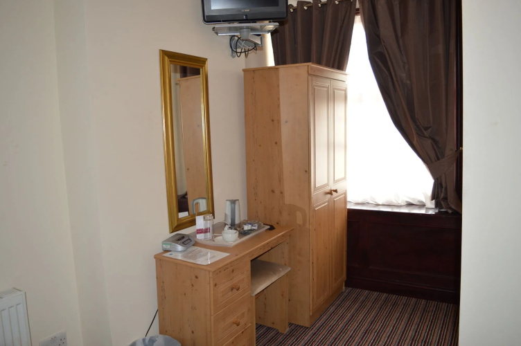 The Globe Hotel