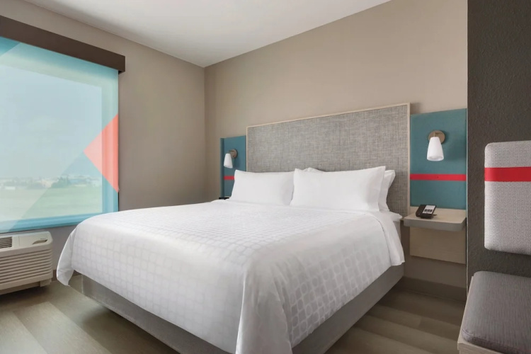 avid Hotel Redding by IHG