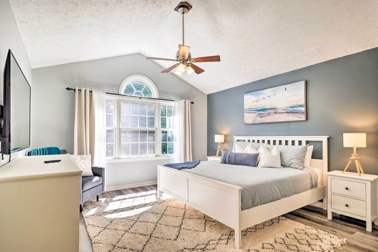 5 Bedrooms Cottage