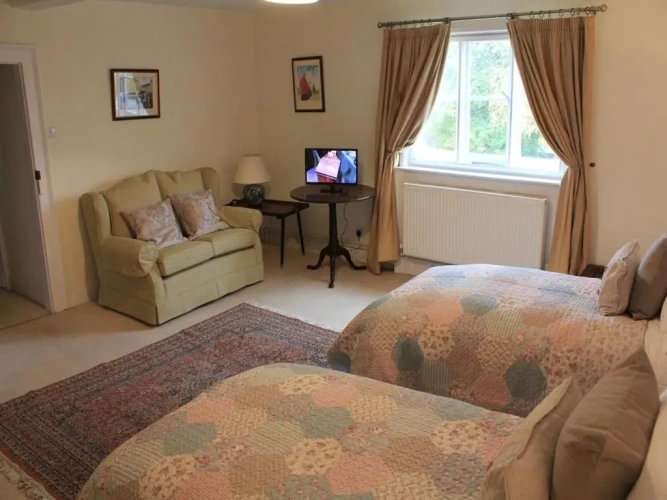 Standard Triple room