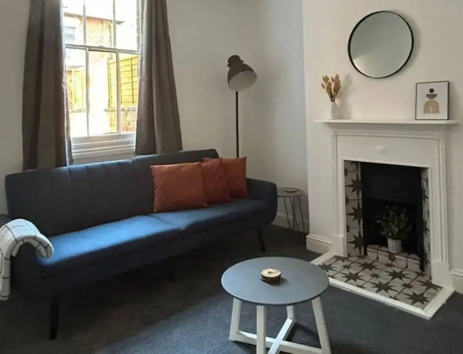 Host Stay Priory Docks Apartment