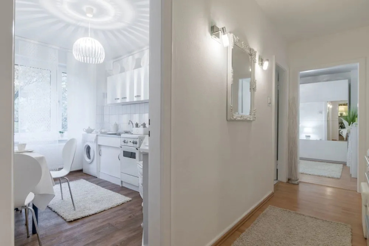 PRIVATE APARTMENT ISARSTRAßE
