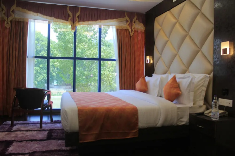 Mannat Resorts