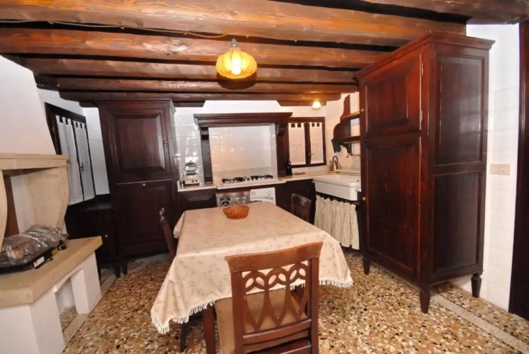 2 Bedrooms Cottage