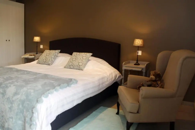 4 Bedrooms Cottage