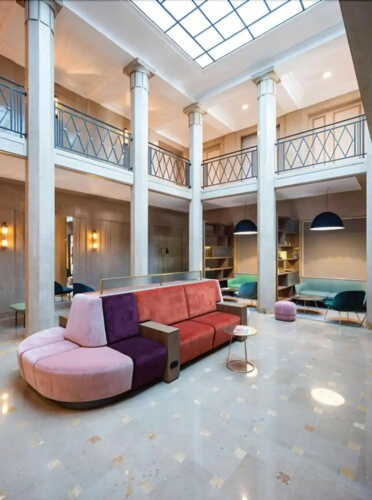 Deskopolitan House