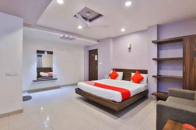 OYO 22419 Hotel Summit