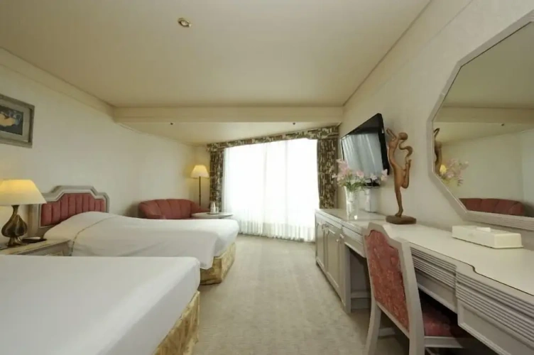 Deluxe Twin room with balcony