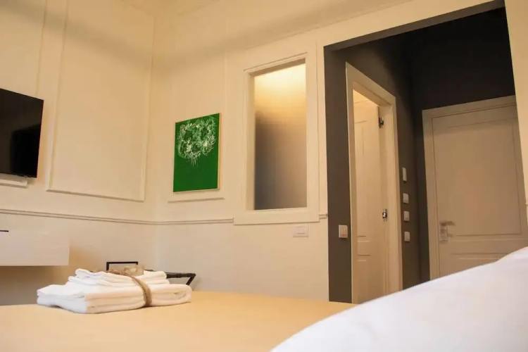 MARI Luxury Rooms and Suites