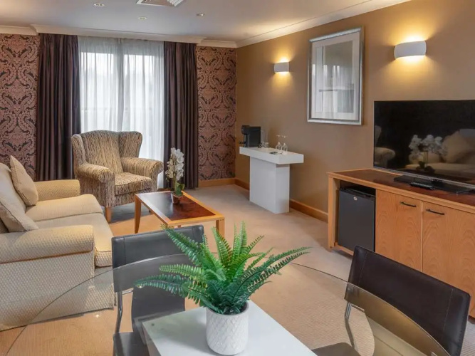 Hampshire Court Hotel & Spa