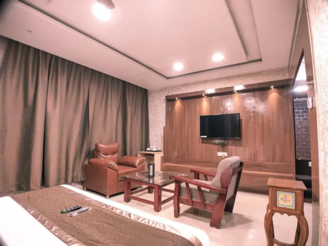 Hotel Vishnu Empire